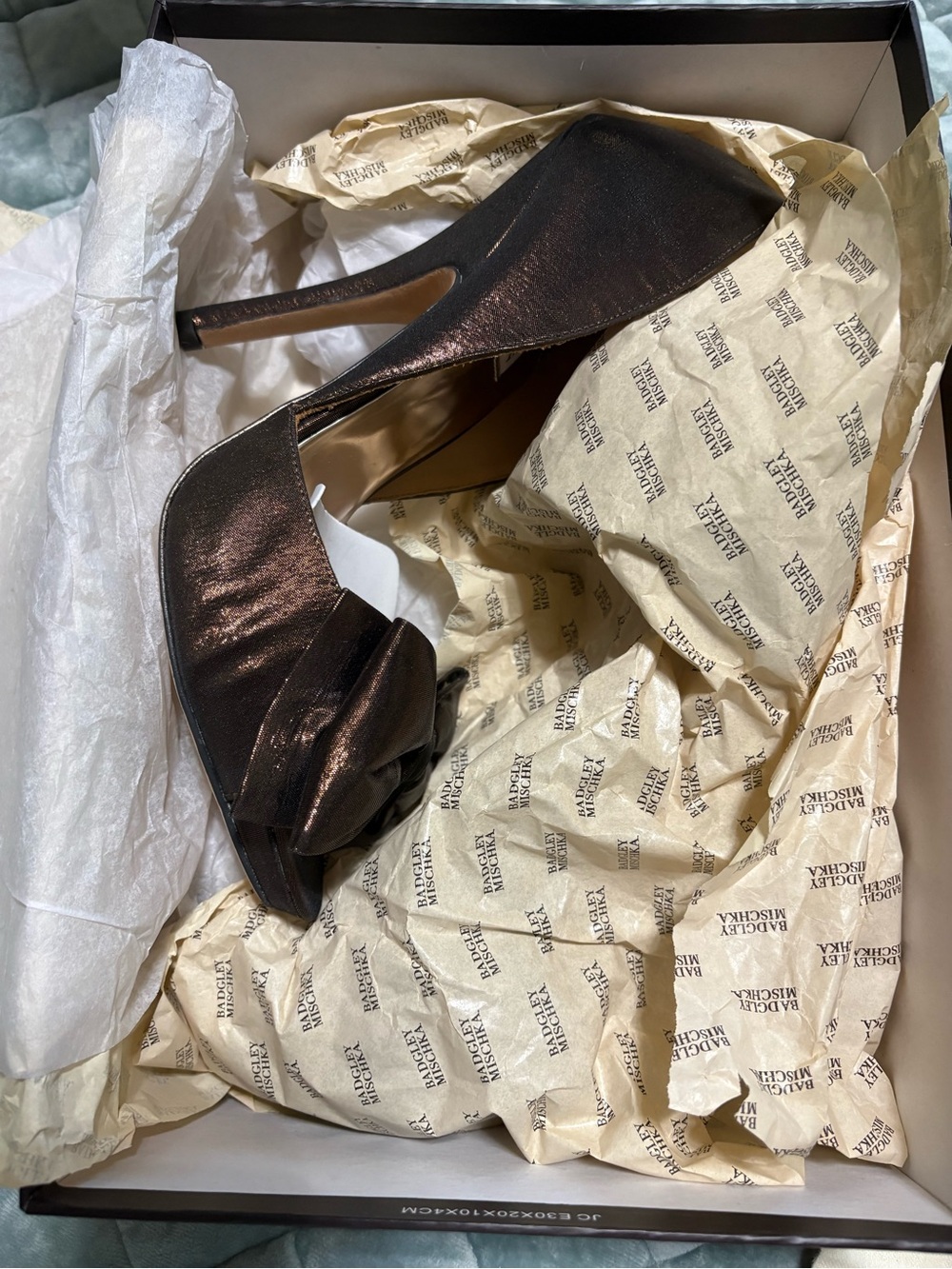 Badgley Mischka Bronze Metallic Bow Peep-Toe Heels - Picture 7 of 9